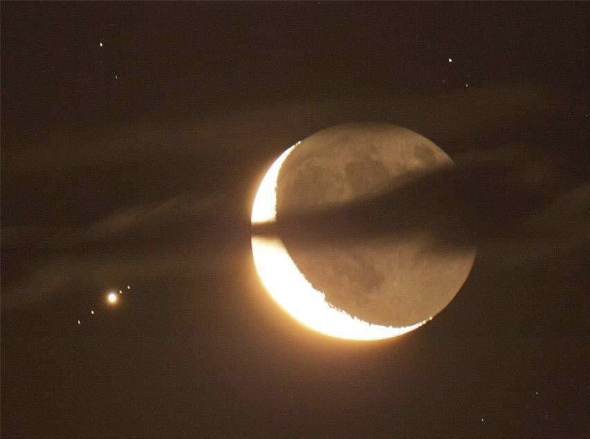moonloverxjpg's tweet photo. luna, júpiter y sus lunas galileanas https://t.co/TkYrKlqw41