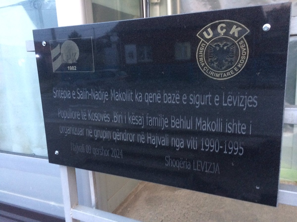 kacp1's tweet photo. e maj n’men kur kan ardh “shokt” e Lulit, nana me motra kan gatu edhe naten. perndryshe baba neser e kish festu dtl e 88. https://t.co/EcDJmbKGrz