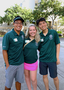 uhmanoa's tweet photo. 🌈 Student leader Haley Taylor hopes to inspire future 'Bows in her journey as a campus tour guide and lead in organization Alohathon, which helped raise more than $27,000 for Kapiʻolani Medical Center for Women and Children ➡️ https://t.co/yk98gvPQiH #ManoaGrad https://t.co/5kc9V2VdoU