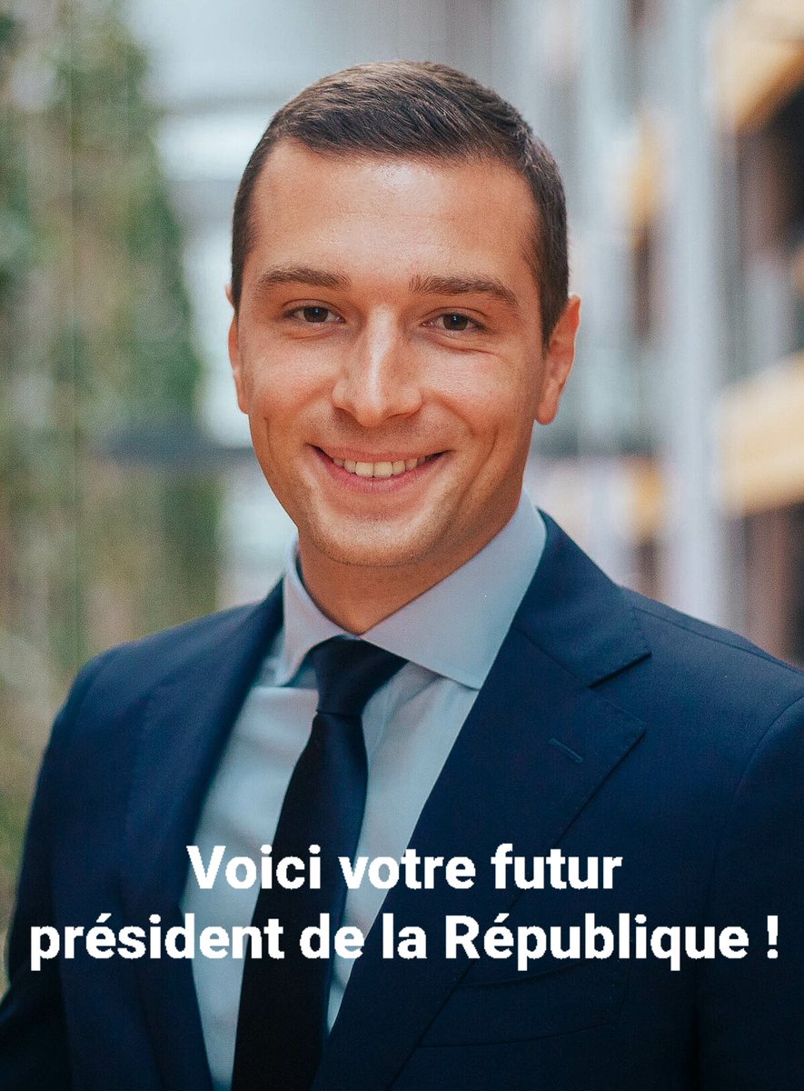 Pascal_Laurent_'s tweet photo. 🇨🇵 VOICI VOTRE PROCHAIN PRÉSIDENT DE LA RÉPUBLIQUE !
Et rien ne changera puisqu'il est piloté par la même oligarchie que Macron, celle du Boulevard St-Honoré. Certains diront que je raconte n'importe quoi, pourtant je sais de quoi je parle. À ceux-ci je dis : on en reparlera une année après la prochaine élection présidentielle 😉. Observez bien ce qui va se passer dans les merdias, petit à petit, ils vont légitimer Bardella à l'encontre de Marine et tout d'un coup ils vont sortir une affaire pour la discréditer. L'oligarchie est en train de rouler les français dans la farine une fois de plus... Mais c'est vous qui voyez, il y en a qui ont essayé 😉.