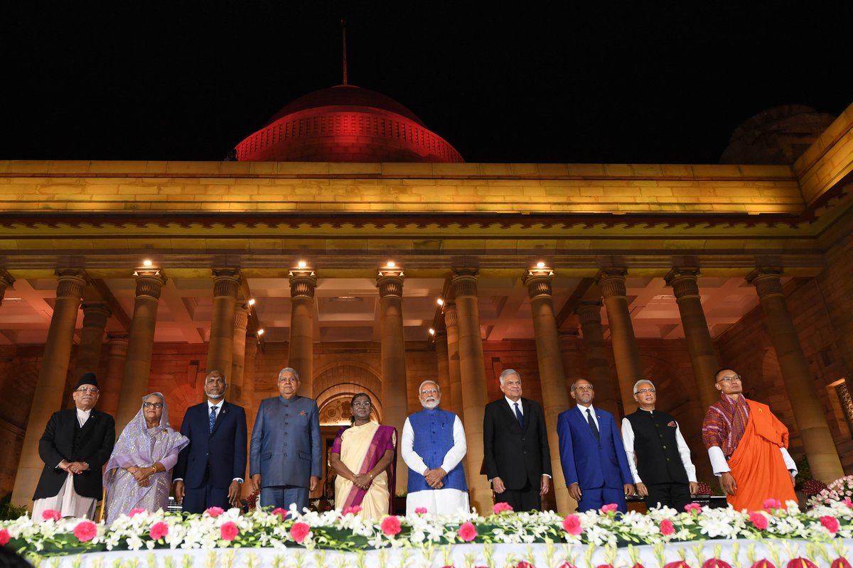 Leaders of Sri Lanka, the Maldives, Seychelles, Bangladesh, Mauritius, Nepal, and Bhutan with President Droupadi Murmu, Vice President Dhankhar and Prime Minister Narendra Modi at the forecourt of Rashtrapati Bhavan following the swearing-in ceremony.