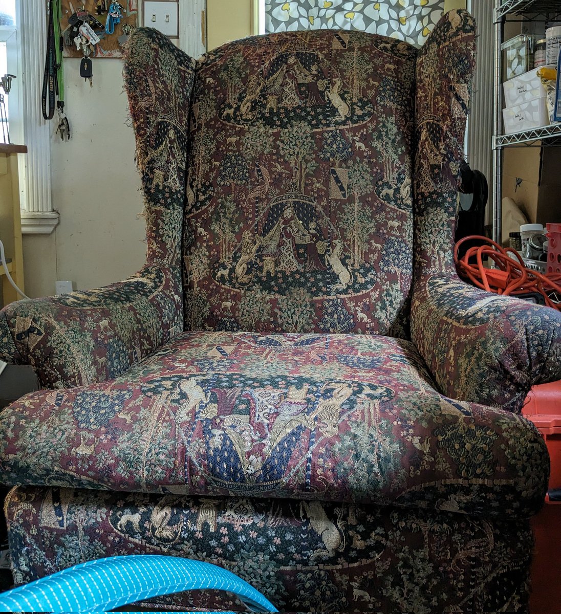 antlerantler's tweet photo. Pls help me twt‼️I bought this chair in 2009 w a WOVEN unicorn tapestry fabric, it's my very fav thing, I'm obsessed w it but the years (and cats) have taken their toll. I can only find printed fabrics featuring this motif but that simply will not do! Help me find this fabric! 🙏🏼 https://t.co/2NS6chYaIy