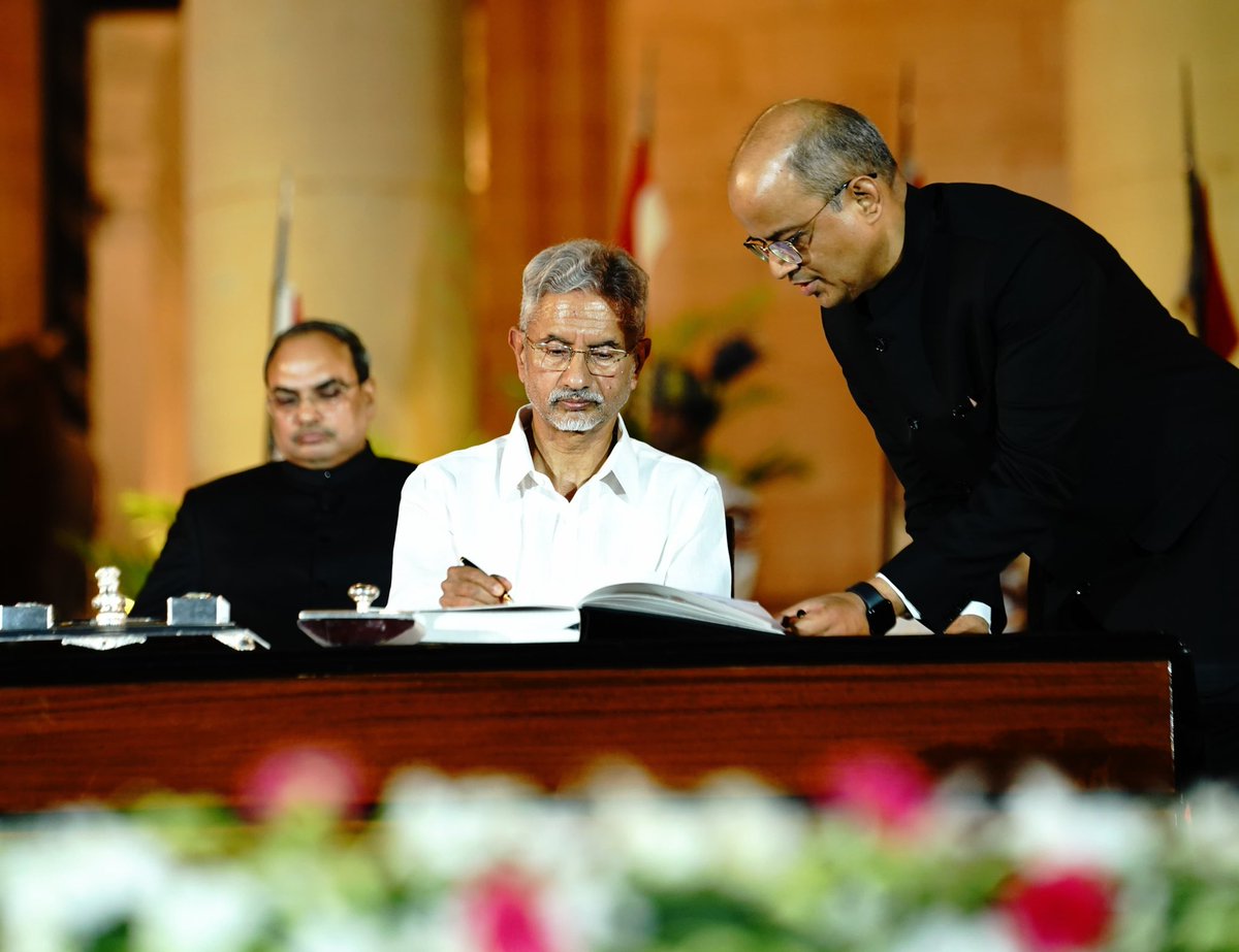 Dr. S. Jaishankar (@drsjaishankar) on Twitter photo Privileged to take oath as Union Minister in PM <a href="/narendramodi/">Narendra Modi</a>โs Government.
The NDA Government will strive to take forward the quest for a Viksit Bharat and position us as a Vishwa Bandhu. Privileged to take oath as Union Minister in PM <a href="/narendramodi/">Narendra Modi</a>โs Government.
The NDA Government will strive to take forward the quest for a Viksit Bharat and position us as a Vishwa Bandhu.