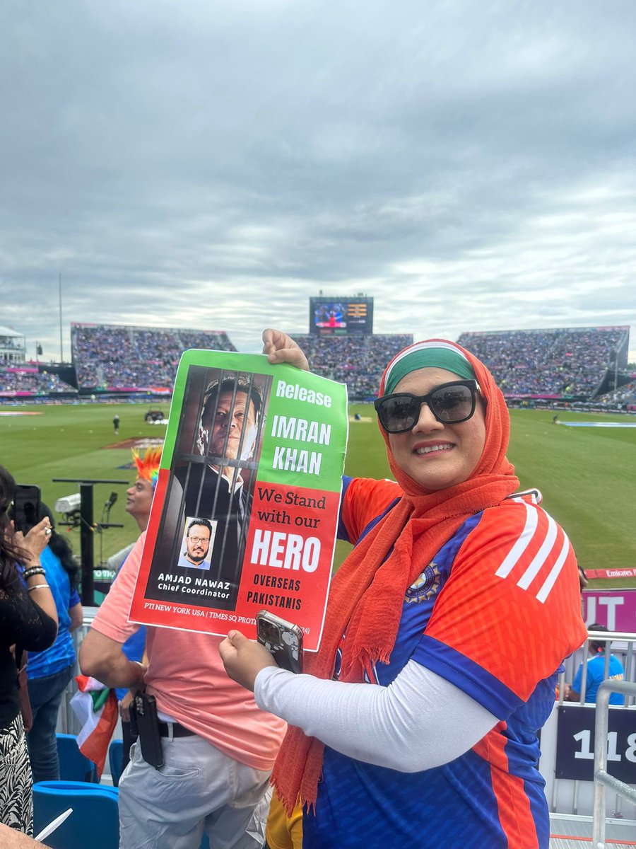 <a href="/soldierspeaks/">Adil Raja</a> انڈین فینز بھی عمران خان کی رہائی کے لیے بینرز اٹھائے کھڑے ہیں۔  اسے کہتے ہیں  “وتعز من تشاء وتذل من تشاء”