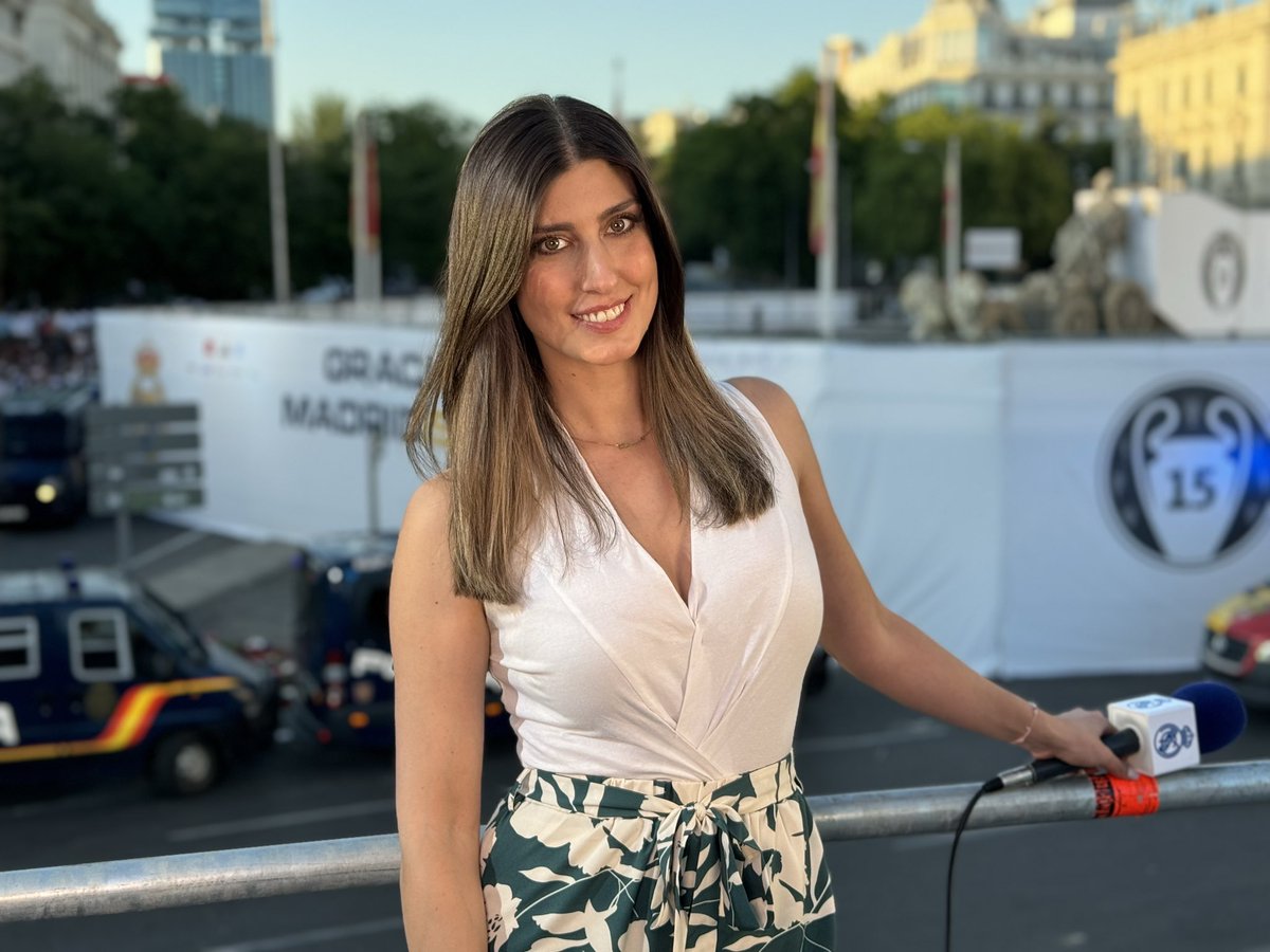 luxiheras2's tweet image. Que qué estaba yo haciendo hace una semana? Pues…🥳
#La15 #CHAMP15NS #Cibeles #RealMadrid