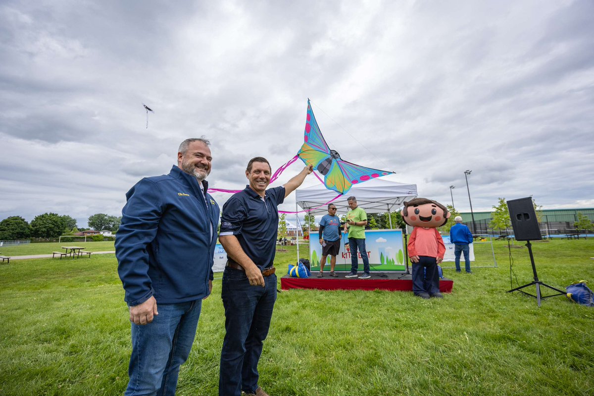 Exp_Brampton's tweet photo. What a day to celebrate the 10th annual Brampton KiteFest at Greenbriar Recreation Centre! 🎉

It was a family-friendly celebration of kites, kite fliers and eco-friendly recreation!

Thank you to everyone who came out and made this event unforgettable. https://t.co/RkJgCTYJDo