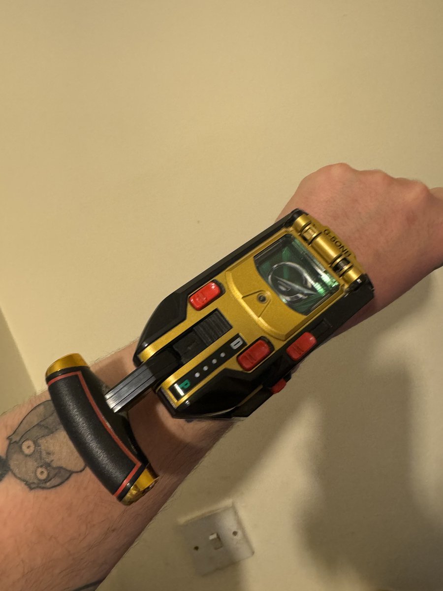 FGSBrit's tweet photo. I've had this for a veeeeeerrryyyy long time.
⚫️ or 🟢?
#EngineSentaiGoOnger https://t.co/of1jncLAsY