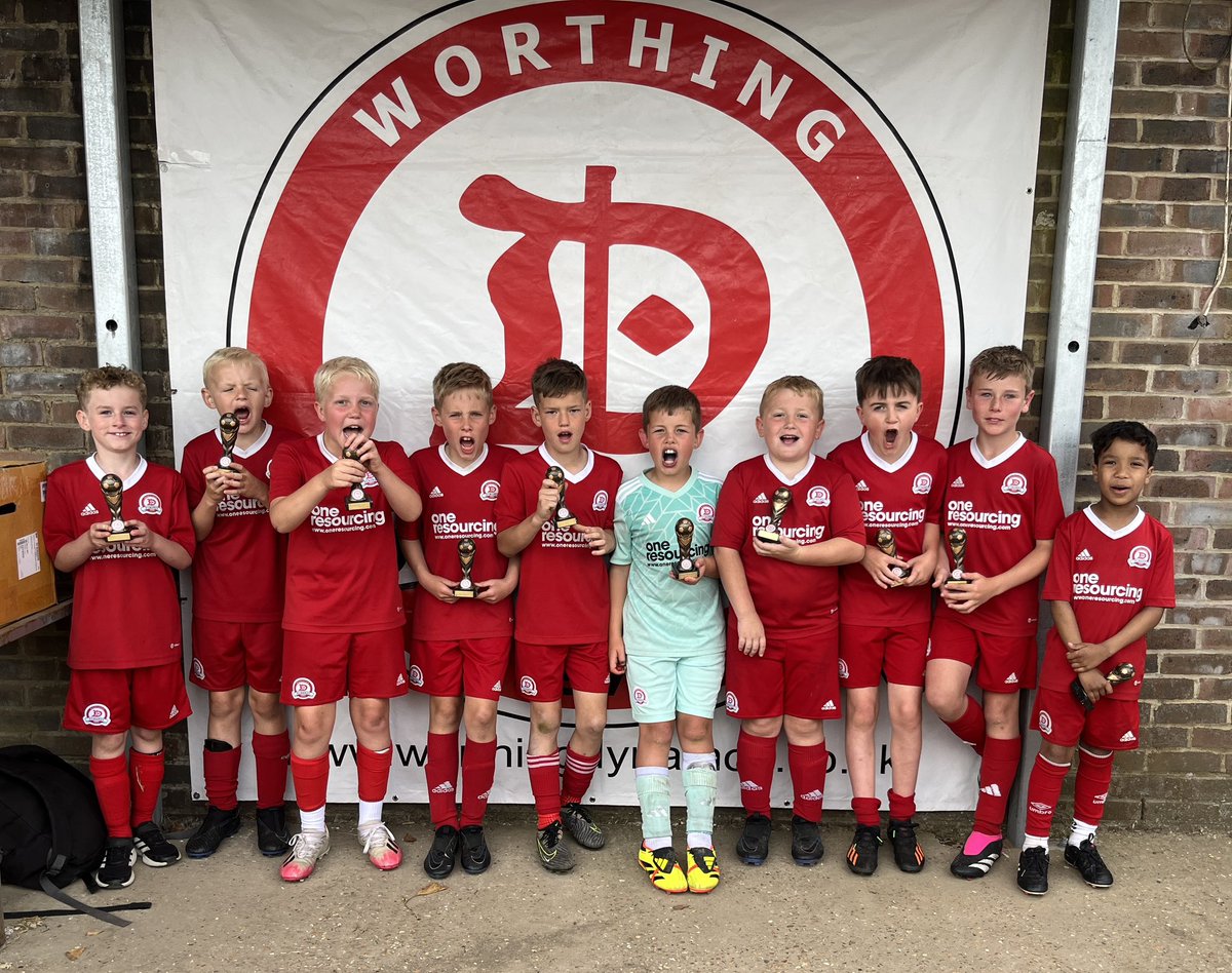 So so proud of these lads 👏💪 <a href="/WorthingDynamos/">Worthing Dynamos FC</a> 🔴 U9s came so close to winning their own tournament for the second year in a row 😯 amazing ⚽️ played &amp; only conceding 1️⃣ goal all day. Love seeing these lads develop as players &amp; more importantly as people 🤩 UP THE DYNAMOS 🔴🔴
