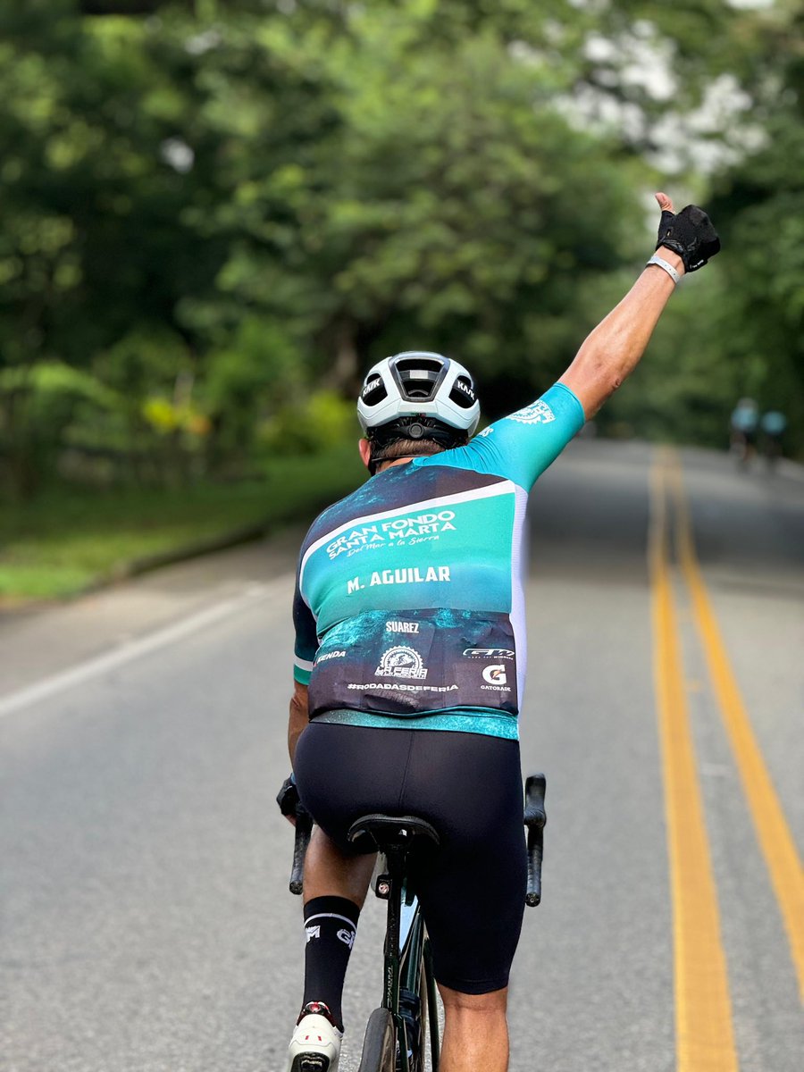 MAguilarHurtado's tweet photo. 127 km del Mar a la Sierra, rodando en la bahía más linda de América, Santa Marta. ¡Grata experiencia! 🇨🇴

Gran Fondo Santa Marta: excelente evento, organización y ruta, desde ya agendado para la próxima competencia. 👏🏻🚴‍♂️ https://t.co/RFIFoQvgUd