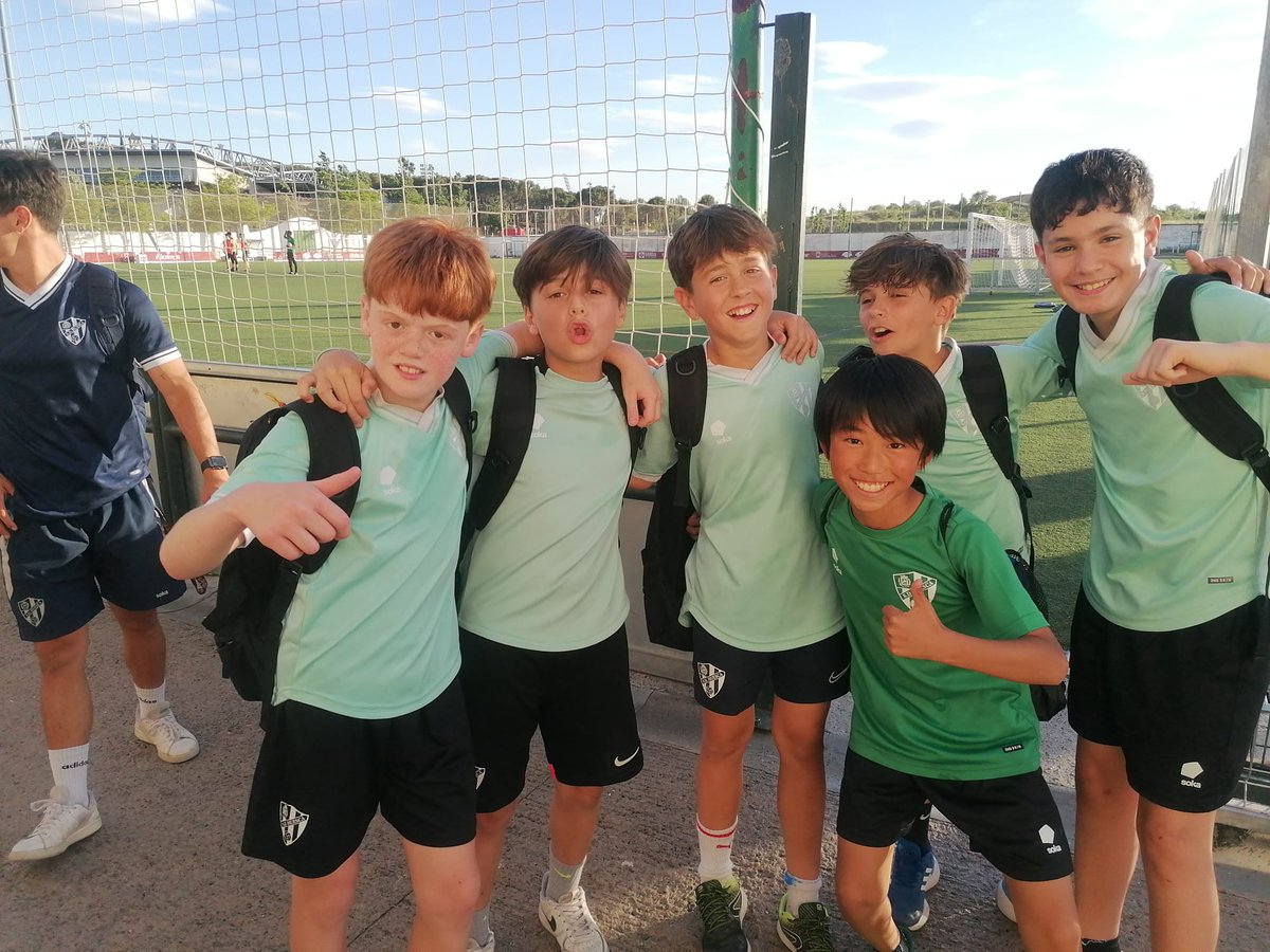 wakatakegroup's tweet image. TAKE CARE AND KEEP ⚽@Sdhuesca_en ACADEMY ALWAYS IN YOUR HEART❤️👋

#grassrootsfootball #immersionprograms #youthdevelopment #vamoshuesca #sinreblar #SDHAcademy @Sdhuesca_en @FundAlcoraz @WakatakeGroupJP 

#VamosWakatake