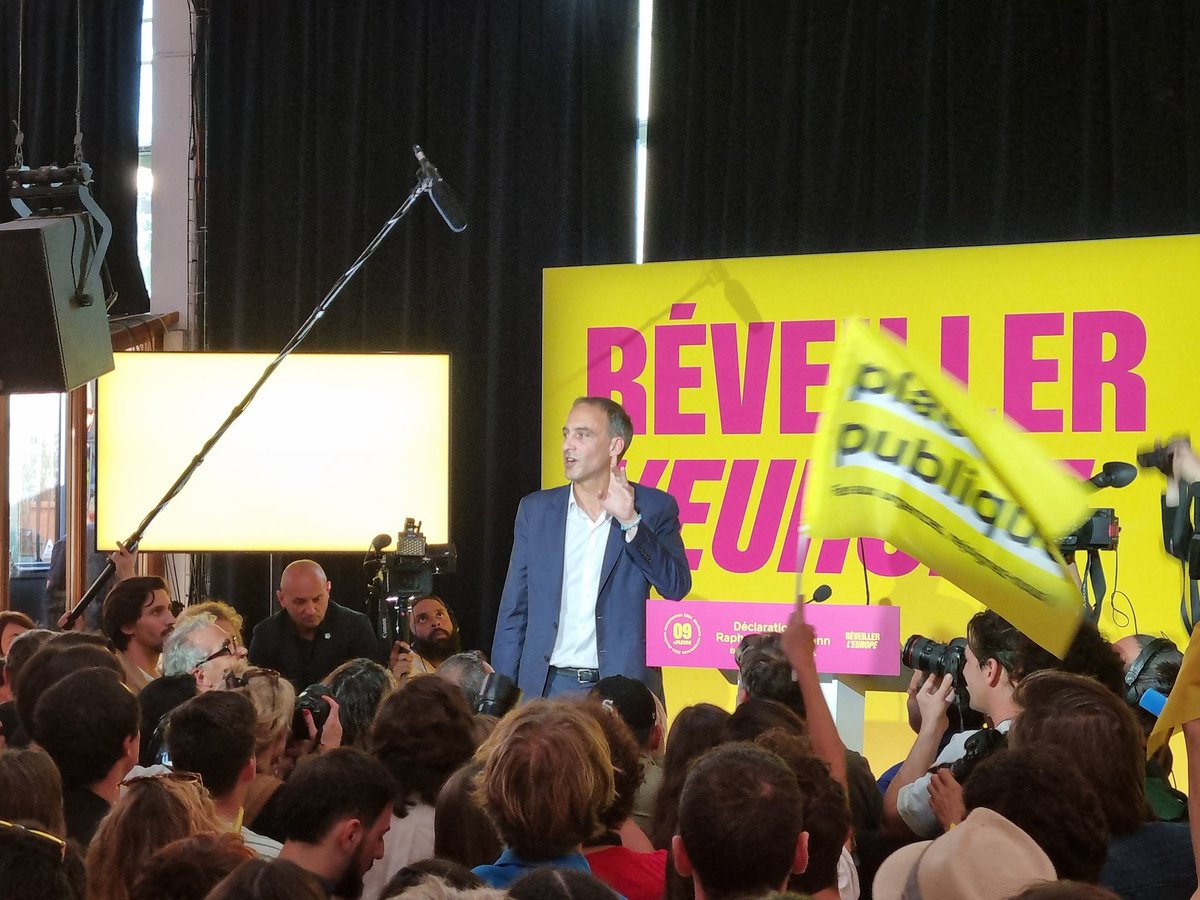 Fort des 14% de la liste PS -Place publique,  Raphaël Glucksmann appelle repenser la gauche, à construire"une nouvelle manière de faire de la politique ", pour "combattre l'extrême droite"