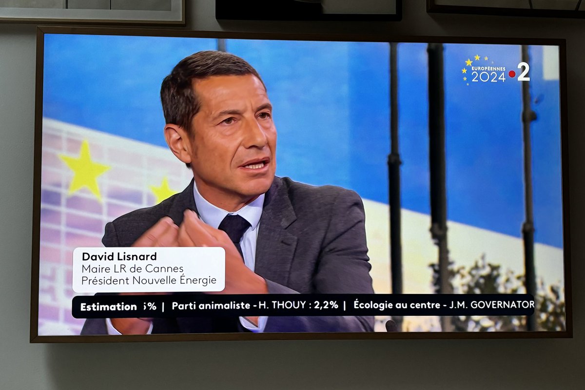 anthonybelin's tweet photo. .@davidlisnard : « une nouvelle génération doit s’imposer. Dans nos villes, nos départements et nos régions nous maîtrisons les dépenses en baissant la dette. Tout le contraire du gouvernement ! » #Européennes2024 https://t.co/QOQuGnuzMq