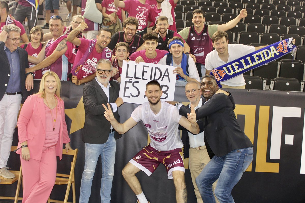 flarrosa's tweet photo. Lleida és ACB!!! 💜

Enhorabona a tots els jugadors, cos tècnic i afició. Junts, som imparables. 

Ens veiem dimarts! 😉 https://t.co/HKk6FPvCVb