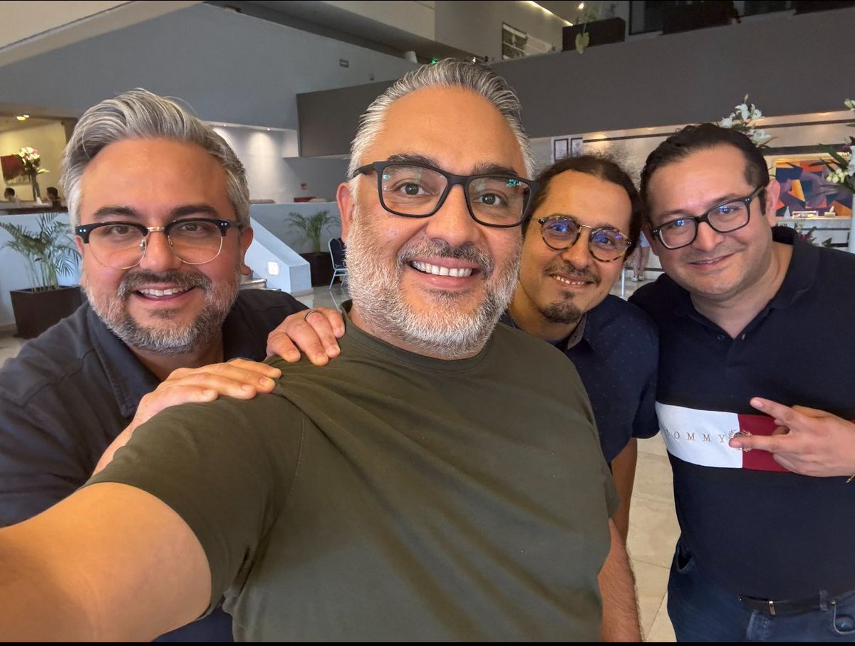 pedroferriz3's tweet photo. Saluden a los nuevos “líderes de opinión” 

Naquitos sin estudios, sin preparación, pero con una opinión y ego muy grande https://t.co/qdmKcYVYQY