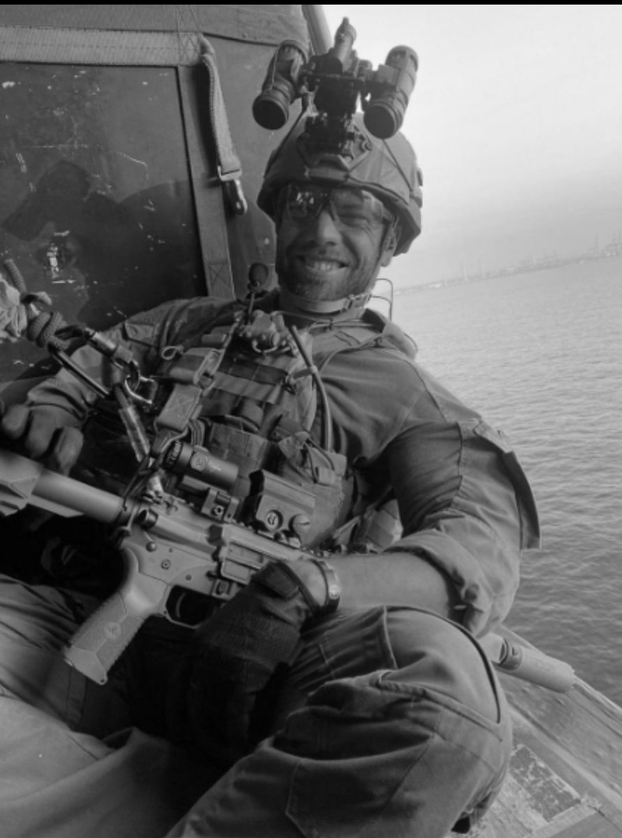 Panttivankien pelastusoperaatiossa kaatui operaation johtaja Arnon Zamora, joka kuului poliisin Yamam erikoisjoukkoon.

Onneksi löytyy paimenkoiria, jotka ovat valmiit menemään susia vastaan ja hakemaan lampaat takaisin.

Vapaus ei ole ilmaista, koskaan.