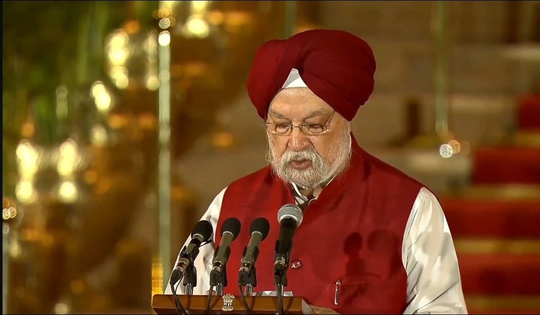 AdityaRajKaul's tweet photo. NDA Government has two Sikh, one Christian and One Buddhist Minister in their Council of Ministers. One community doesn’t have monopoly to be the only minority in India. https://t.co/HK3SNwlJcp