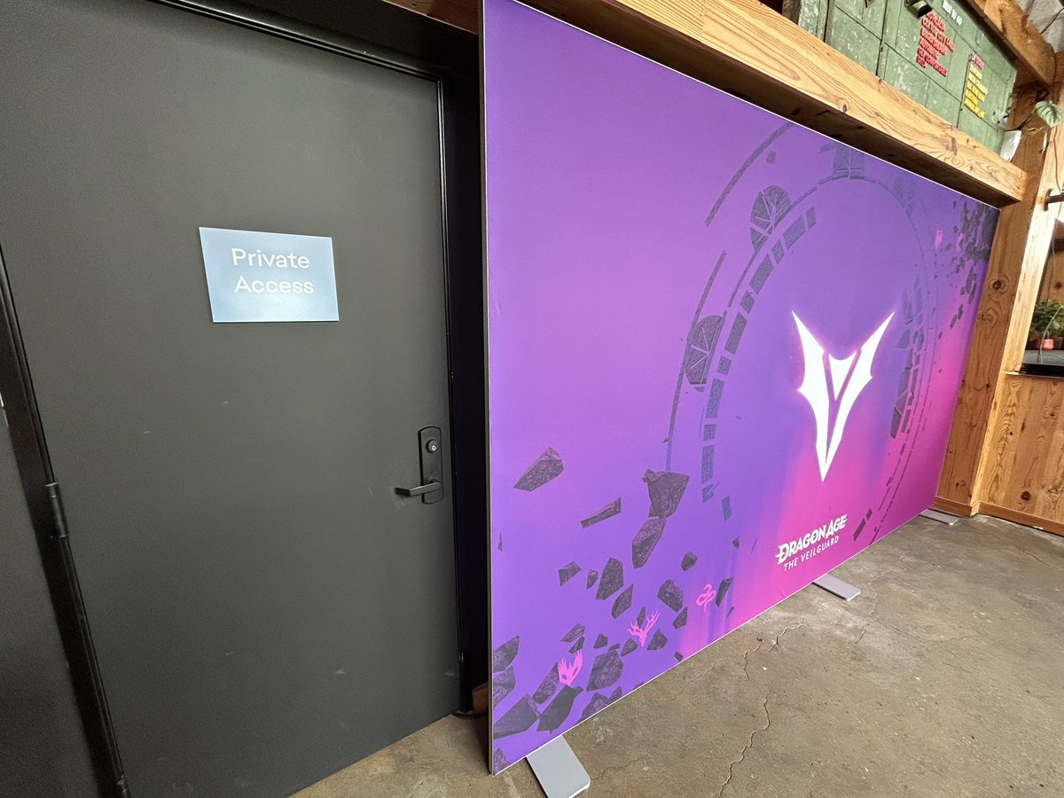 scyllacosta's tweet photo. What's behind this door? https://t.co/j42LsdUtcM