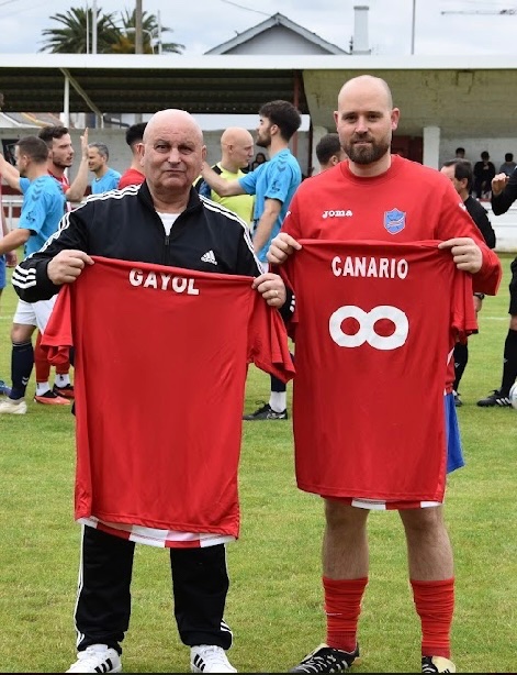ClubFoz's tweet photo. @Atl_Escairon @ConcelloFoz @vicedepulugo @depulugo Mención aparte e con moita pena toca despedir a dous históricos do clube. 
Sobran as palabras e quedará o seu legado.

𝐆 𝐑 𝐀 𝐂 𝐈 𝐀 𝐒 !!

#aupafozaupa 🇦🇹💪🏽 https://t.co/VTOk0qBFex