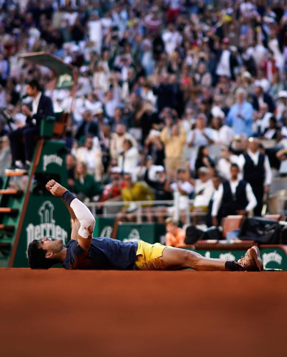 IkerCasillas's tweet photo. Enhorabuena @carloslacaraz!!!! 🏆💪 Primer @rolandgarros para seguir elevando el deporte español a lo más alto 🙌🏼 Te lo mereces!!! https://t.co/7u0e6R0UqL