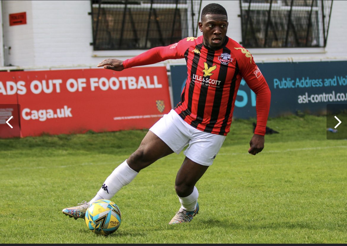 Mr. 4/10 tweet media