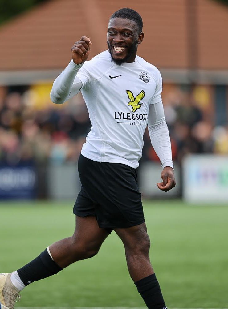 Mr. 4/10 tweet media