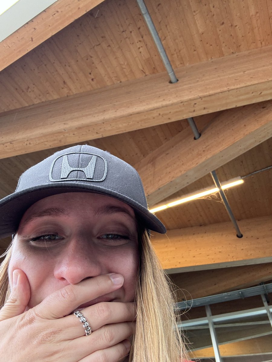 Alanis King tweet media