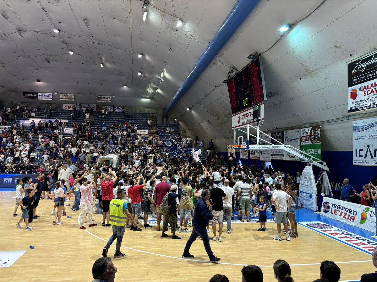 bresk5's tweet photo. vincere un campionato non è mai scontato

la FEDE non conosce categoria

oggi emozionante come tutte le altre volte. FORZA ORLANDINA SEMPRE! https://t.co/s6lBMUGy6q