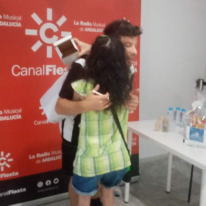 CantoBlasFan's tweet photo. @ComplicadosB @BlasCanto No te sigo desde tus inicios. Pero quizás llegaste en el momento oportuno. Y por ello quiero que sepas que estaré contigo SIEMPRE. Gracias por tu música y tu forma de ser, gracias por ser ese refugio cuando todo falla. Y como dices en una de tus canciones"yo de tí lado no me voy https://t.co/LNCS8KxY2x
