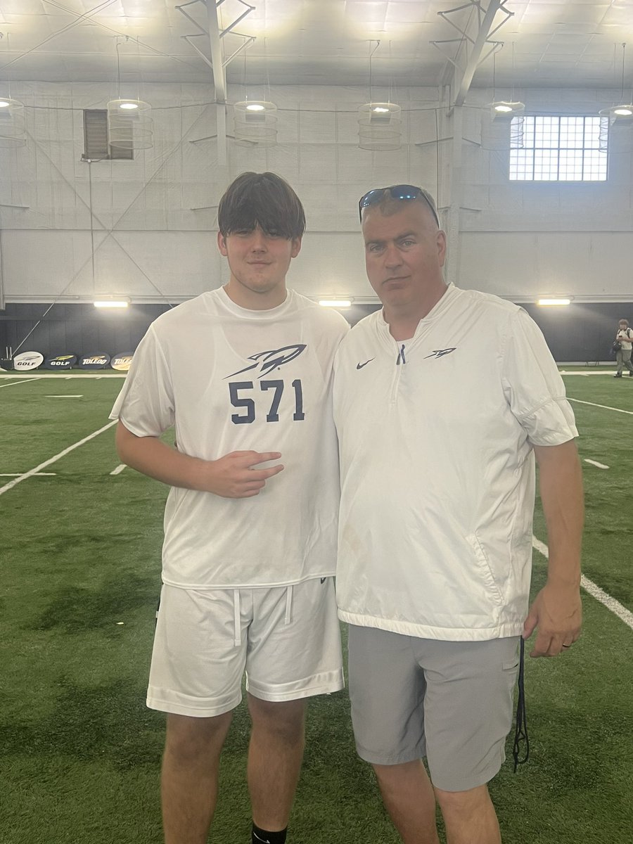 Bradenchaffin5's tweet photo. After a great camp and conversation with @coachhallett I’m Blessed to receive another offer from the University of Toledo. @ToledoFB @CoachCandle @maxwray10 @UDJ_Football @qterback5 @CoachKellyUDJ @RisingStars6 @DaBossHog_ @AllenTrieu @TheD_Zone @on3 https://t.co/t2e4jsiPMz