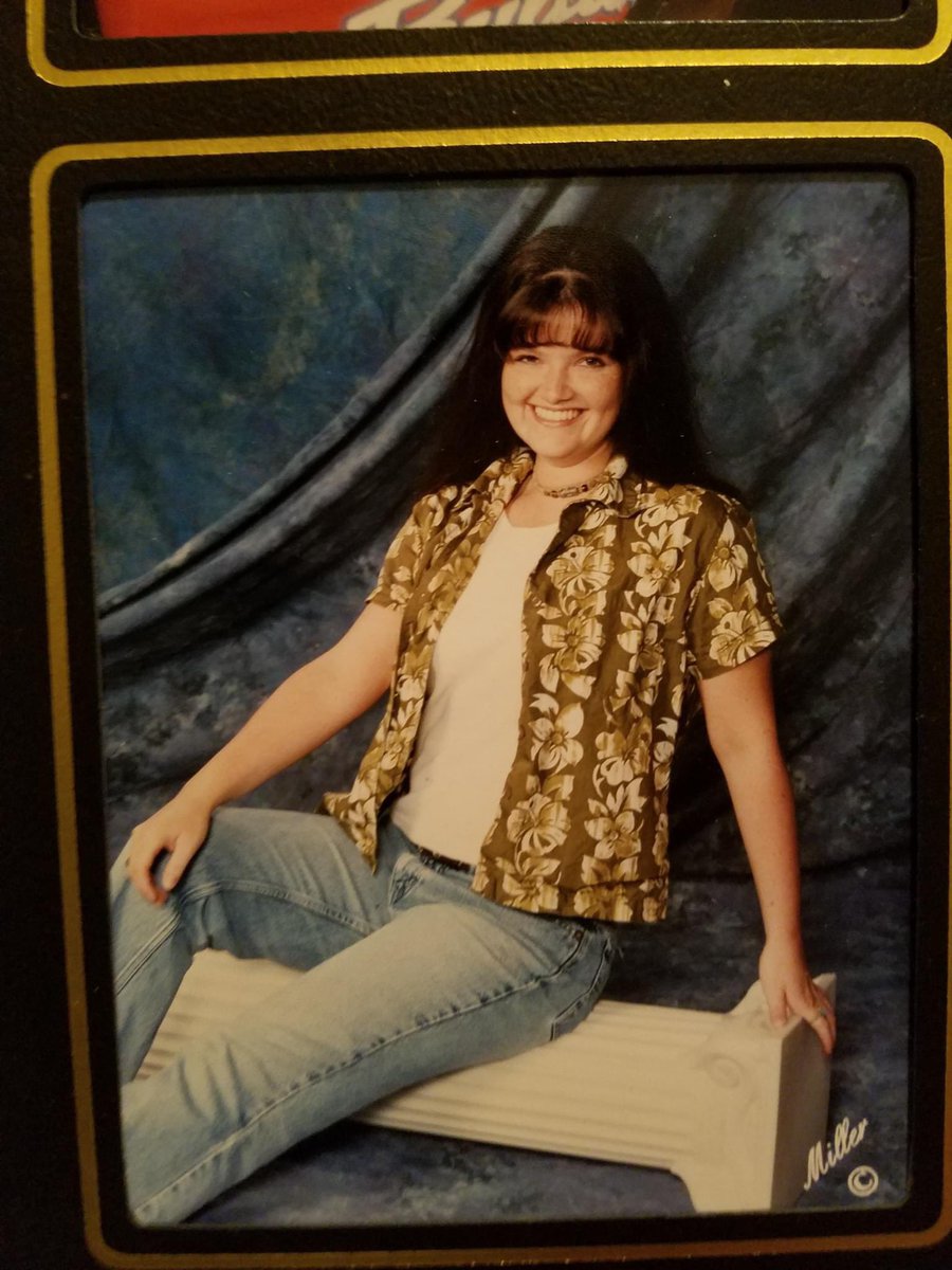 alackhback's tweet image. Came across my Senior pics. The way I thought I was so grossly obese then… 🙄 #classof2000