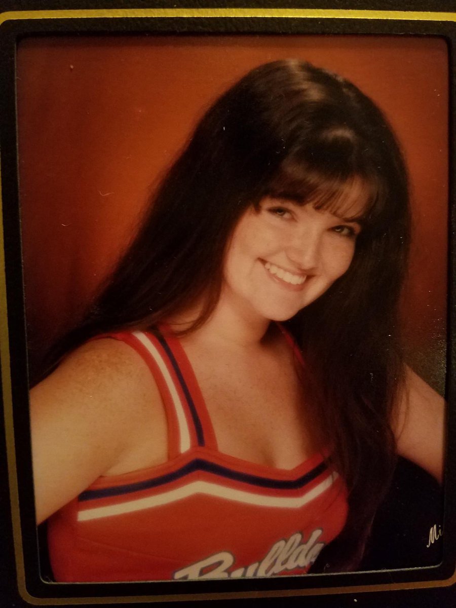 alackhback's tweet image. Came across my Senior pics. The way I thought I was so grossly obese then… 🙄 #classof2000