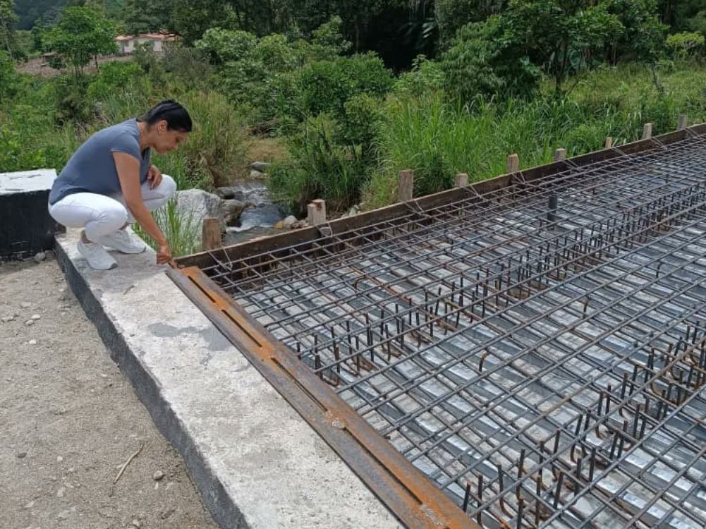 inmivimerida's tweet photo. Siguiendo lineamientos de nuestro gobernador @jehysonguzman, continúan los trabajos en la obra "Construcción de Puente sector El Rincón II Etapa", Parroquia Jacinto Plaza del Municipio Libertador del Estado Bolivariano de Mérida, con un avance de ejecución 95%. https://t.co/JM6e2DSWfS