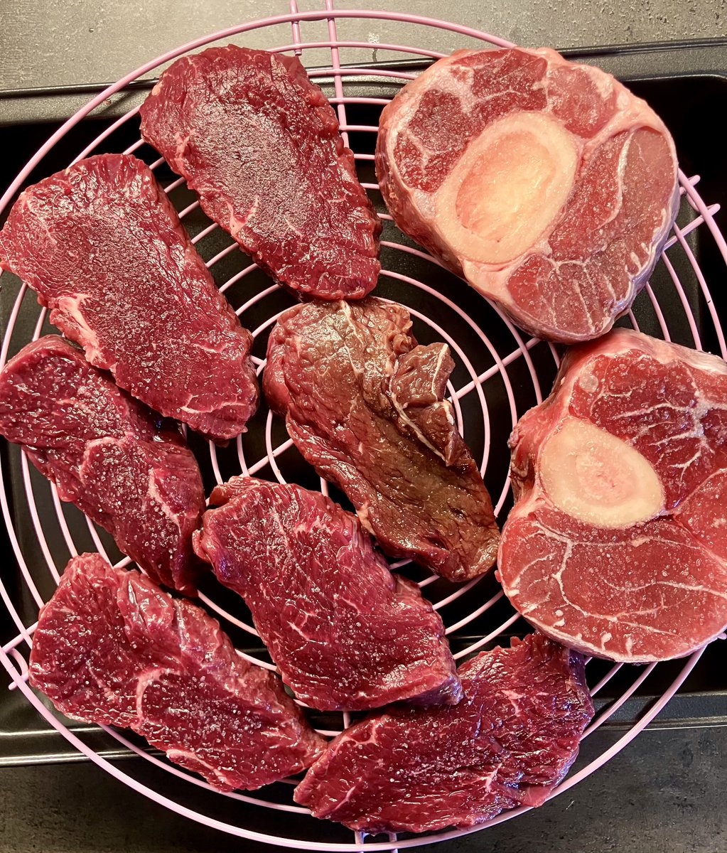 KrisBlackRose's tweet image. First I seared both sides of my pre-salted #beefshanks, then they are slowly getting cooked in my homemade beef/bone broth. I added the buttery meat juice which remained in the cast iron skillet to the #broth, for a grilled taste.