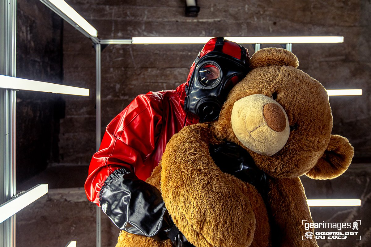 Bear hugs to my 3k followers🤗🥳 Stay shiny, smooth and crinkly!❤️
And many thanks to <a href="/GEARimages/">GEARimages | NFC 2023</a> for such a gorgeous memory of GB:EU'23📸