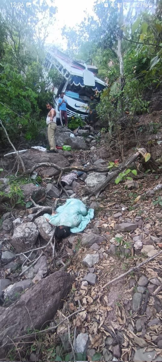 abhay_devo's tweet photo. #AllEyesOnReasi

A big terriost attack on a bus carrying people from #reasi to #katra on a pilgrimige in jammu &amp; kashmir. 

#Reports tell that 10 people died and around 37 are injured till now. 
#HindusUnderAttack #Jammu_kashmir 
#Terorristattack https://t.co/4oYb6UPygB