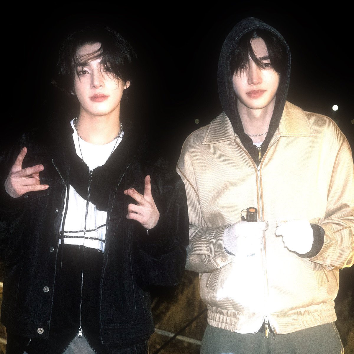 Lishy5474's tweet photo. This duo will forever be iconic
They know their hot 🤭

#sunghoon #jake #ENHYPEN https://t.co/fpAY3SbJQ5