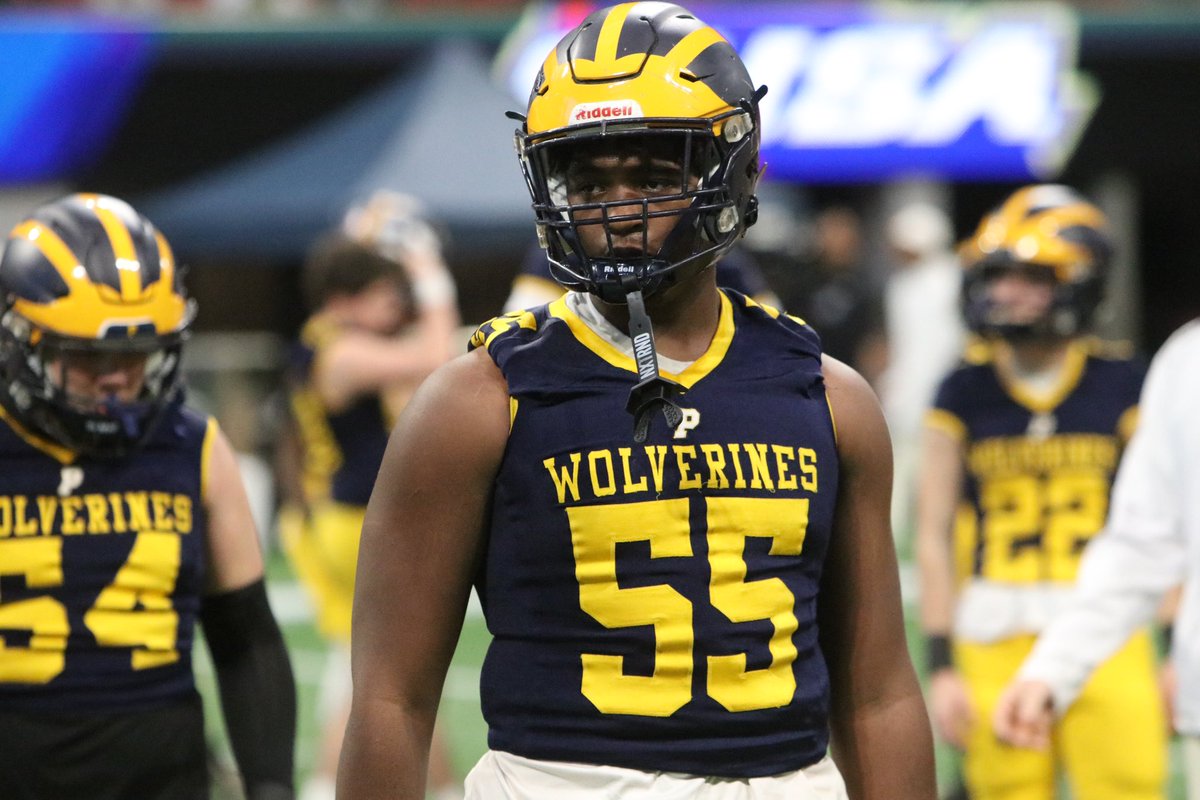 JeremyO_Johnson's tweet photo. 🚨4⭐️ DL Christian Garrett has felt at home at Georgia all along. What finally pushed him to commit this weekend? He breaks it down. #GoDawgs
Story: https://t.co/EdxmW68qpR https://t.co/kLUqMIXE2r