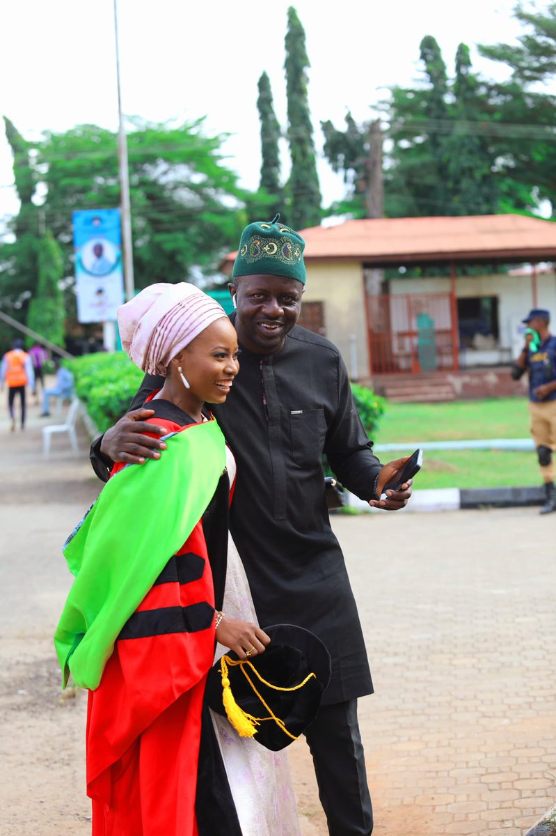 horla2kunboh's tweet photo. Finally met the media man @Mr_JAGs
#LASU27thConvocation
#DoctorateDegree
#DoctorofSocialwork
#yourfavlocoGee https://t.co/CJ4iVGcOH2