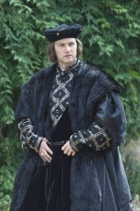 MamuteMarcos's tweet photo. #bolena David Morrissey como Tomas Howard 

Tomas Howard articulou pra separação do Henrique VIII e a criação da Igreja Anglicana https://t.co/ozhVPNaLOA