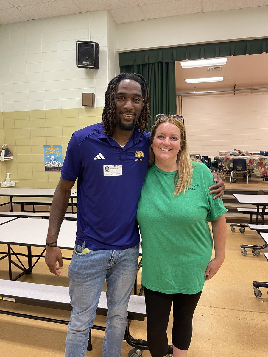 TNTechFootball's tweet image. From Maryland to Tennessee, the Golden Eagle standard flies high with @DJ_Linkins representing Tech football! 🦅 #TechPride #WingsUp #AimHigh