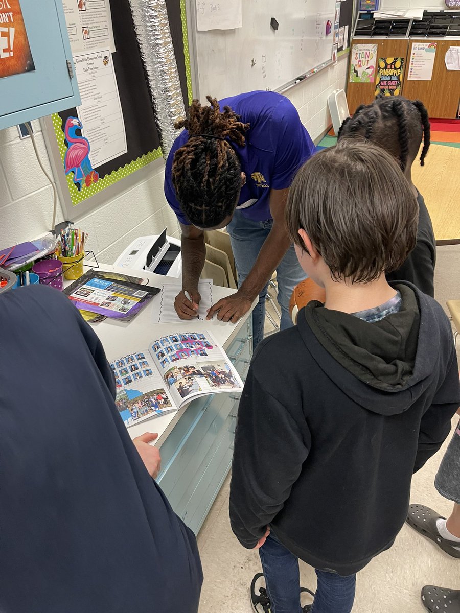 TNTechFootball's tweet image. From Maryland to Tennessee, the Golden Eagle standard flies high with @DJ_Linkins representing Tech football! 🦅 #TechPride #WingsUp #AimHigh