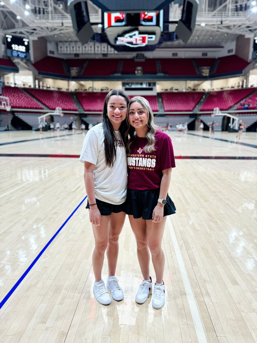 robcortezlive's tweet image. These two made me smile BIG this weekend! Love them so, so much! Fun to watch them in their element but this time as coaches. Grateful to @lcpgirlsbball for giving them a chance to grow as leaders!