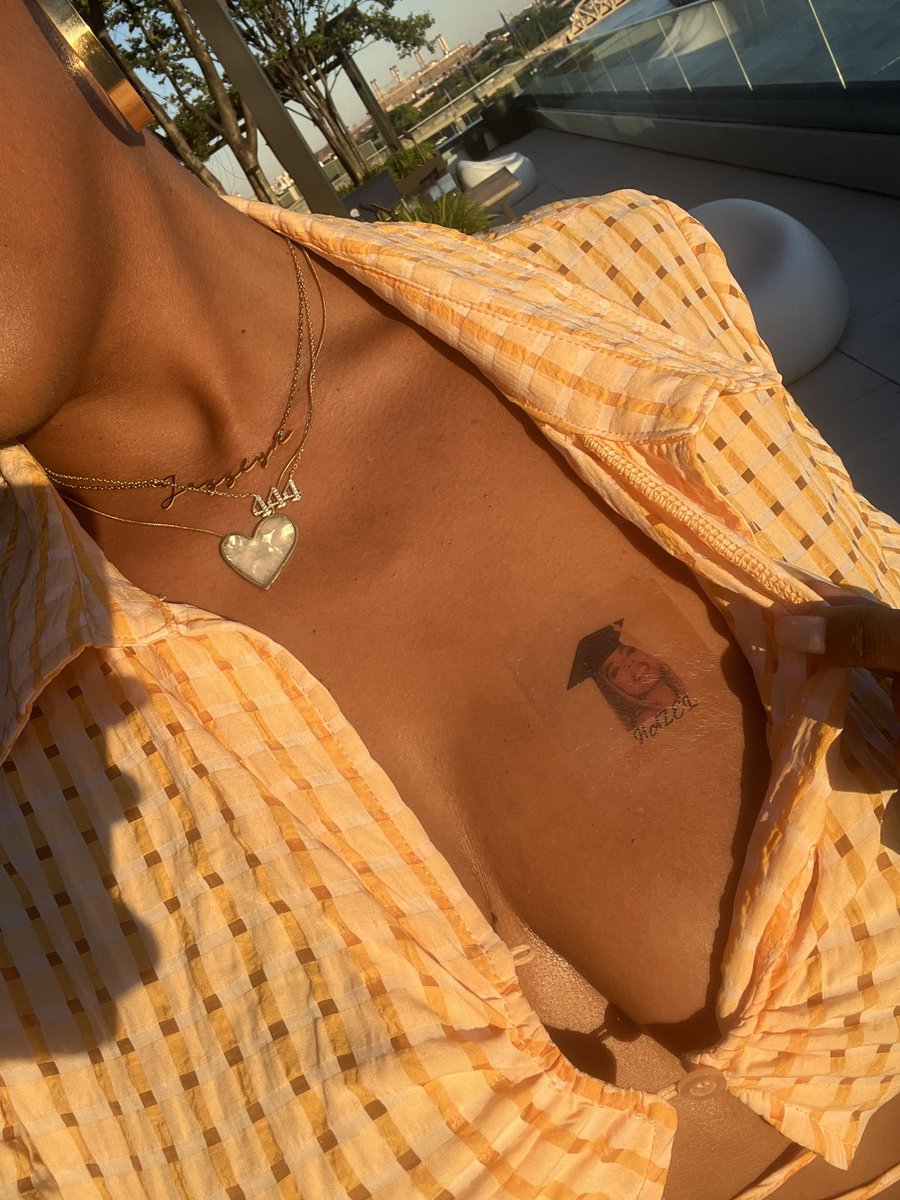 StephySexxy's tweet photo. Hazel Grad Day Celebration ππ«Άπ½β¨π©πΌβπ #MastersMami https://t.co/TYySDlxprm