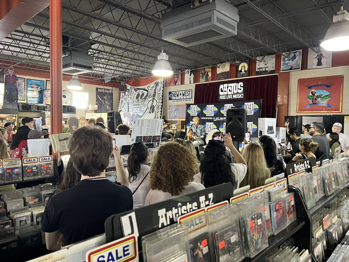 krbe's tweet photo. Thank you @musicbyknox 💐💚 for coming back to #Houston for our private performance at Cactus Music! 🫶🏻 We can’t wait to see you again! 

#krbe📻 #knox #notthe1975 #loveletter #music #acoustic #concerts #atlanticrecords #atlantic #atlanticpromotions https://t.co/haOjYjGpEH