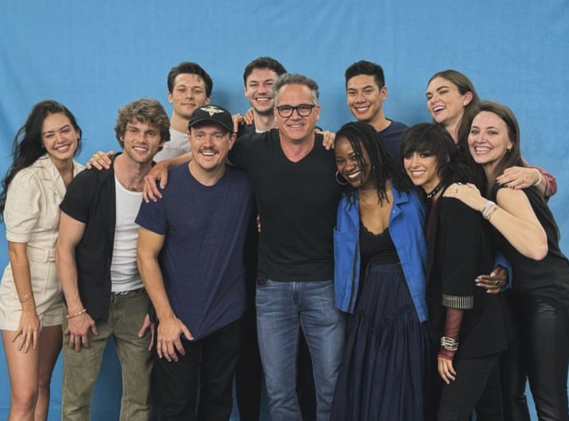 NecromancerGifs's tweet photo. Legacies cast reunion with director Jeffrey Hunt and writer Layne Morgan #Legacies #ejw 
(📷 huntvison insta) https://t.co/EYi115DpBC