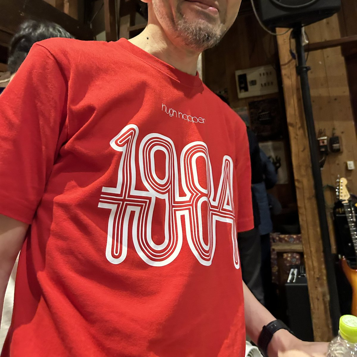 BTDRMS's tweet photo. ハポンのGalaxy Train、Pervenche SaitoさんのTシャツがヒューホッパーが羨ましかったので、アップで写真撮らしてもらいました! #galaxytrain #kdjapon https://t.co/EEFQeriL6j