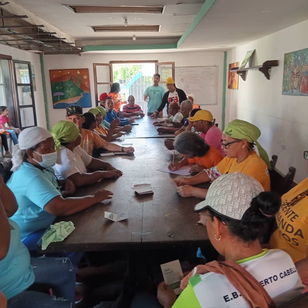 El *FFB* En el Arranque casa a casa para la #X10VictoriaPerfecta
 #VenezuelaX10
 ÉSTE 28 a
DE JULIO NICOLÁS VUELVE A VENCER!👩🏽‍🍳🧑🏽‍🍳👨🏽‍🍳🇻🇪🩵Porque EL FUTURO ES NUESTRO JUNTO A NICOLÁS! <a href="/NicolasMaduro/">Nicolás Maduro</a> <a href="/DhelizAlvarez/">Dheliz Álvarez</a> <a href="/HectoRodriguez/">Héctor Rodríguez C.</a> <a href="/ffbvzla/">Frente Fernanda Bolaños Venezuela</a> <a href="/LealTelleria/">M/G Carlos Leal Tellería</a>  <a href="/pedrodiazg06/">Pedro Díaz</a> <a href="/rafaellacava10/">Rafael Lacava</a>