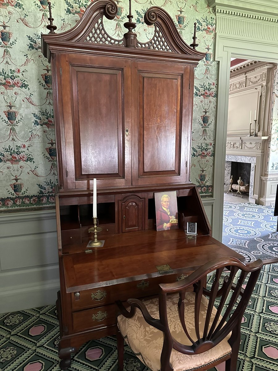 TiaBruhn's tweet photo. Was supposed to have a garden tour today at #HathwayPhelpshouse, it rained this am so it was canceled, we did the house tour instead. He is an ancestor. #FamilyHistory #CT #Phelps #Suffield https://t.co/Z0IbofDpn2