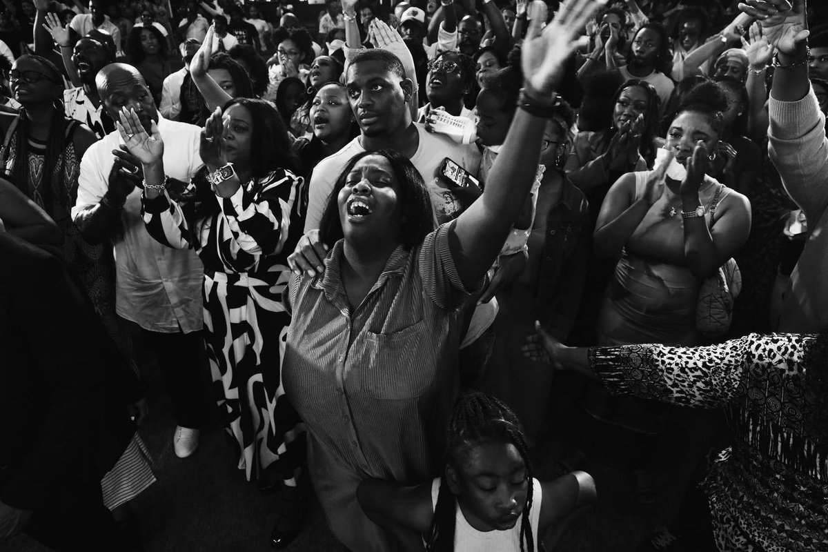 PastorKeion's tweet photo. Don’t give up, even when exhaustion from unmet expectations hits. Trust in God's plan and persevere.
Watch the full sermon 'Exhausted Because of Expectations' on @YouTube at #KeionHendersonTV https://t.co/E3YA5YFxyZ
#PastorKeion #KeepPraising #TrustGod #PurposeDriven #LHNation https://t.co/ZyNLWsTKFF