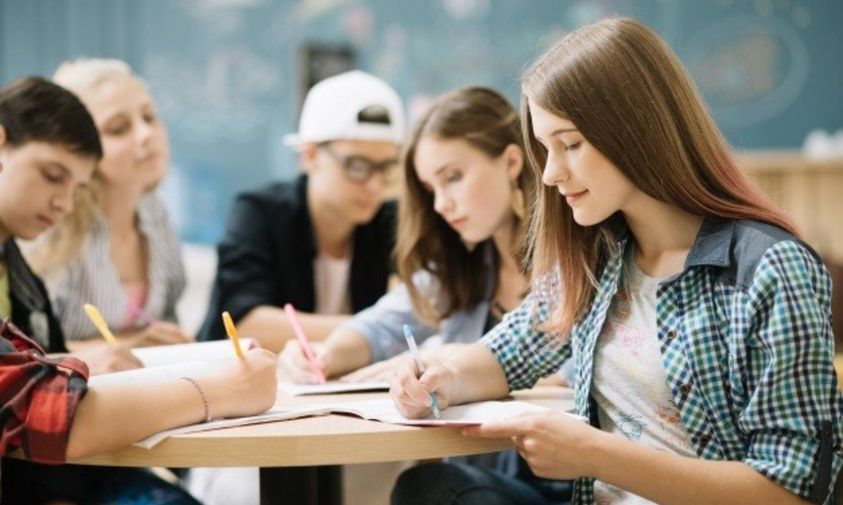 idiomas_isor's tweet photo. ¿Conoces nuestro programa de becas?
Te invitamos a que visites nuestro sitio web y puedas informarte sobre este beneficio académico que ofrecemos.
Dale Me Gusta, comenta este post y cuéntanos por qué deberíamos otorgarte una beca.
Las mejores narrativas serán premiadas. https://t.co/5fv9gryFB4